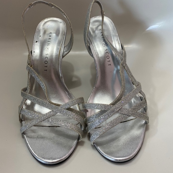 Karen Scott silver heels - Picture 1 of 3